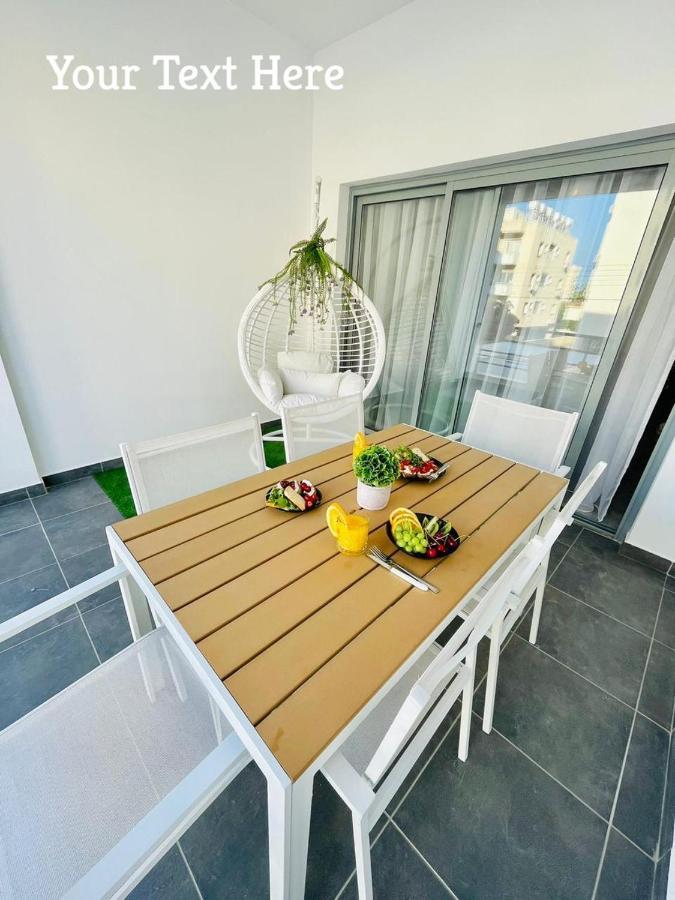 Coastal Getaway Apartment ลาร์นาคา ภายนอก รูปภาพ