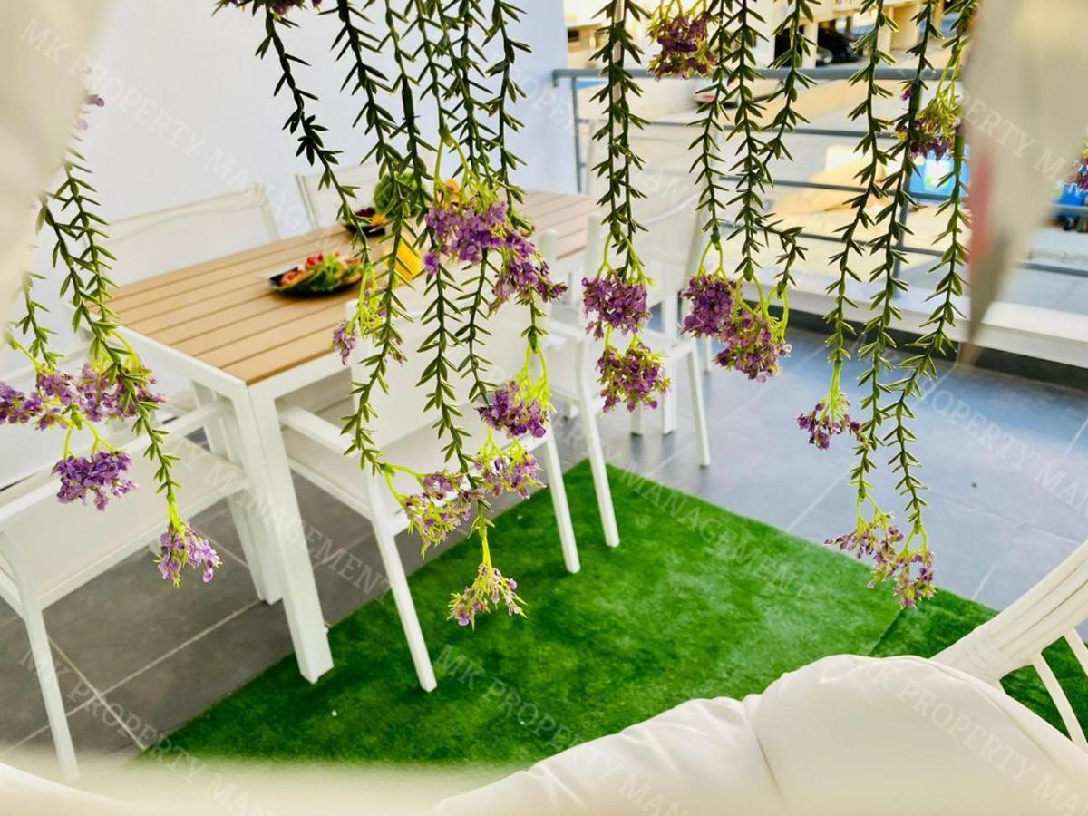 Coastal Getaway Apartment ลาร์นาคา ภายนอก รูปภาพ