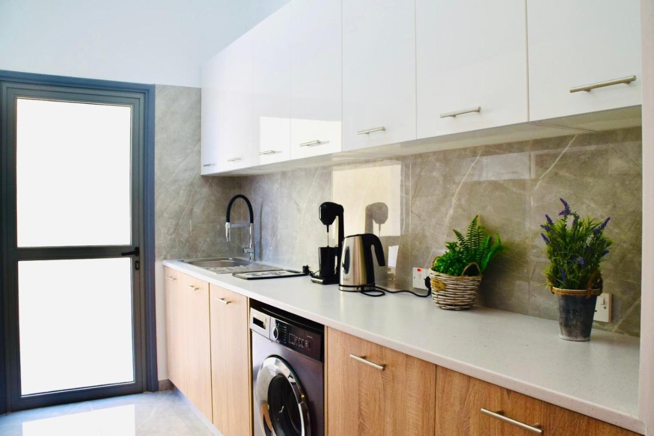 Coastal Getaway Apartment ลาร์นาคา ภายนอก รูปภาพ