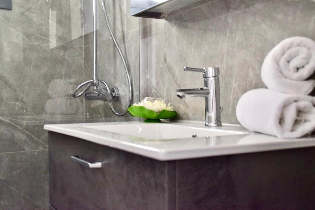 Coastal Getaway Apartment ลาร์นาคา ภายนอก รูปภาพ