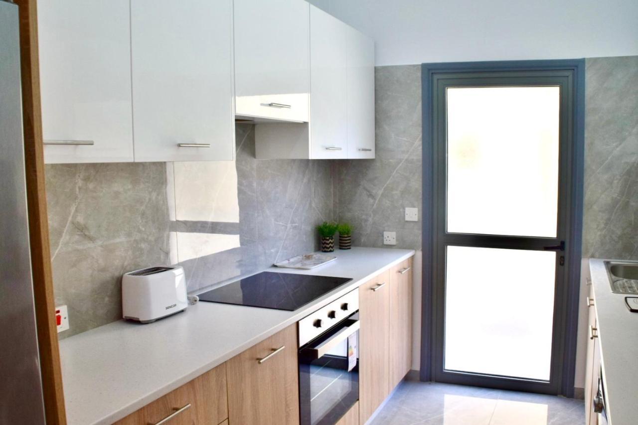 Coastal Getaway Apartment ลาร์นาคา ภายนอก รูปภาพ