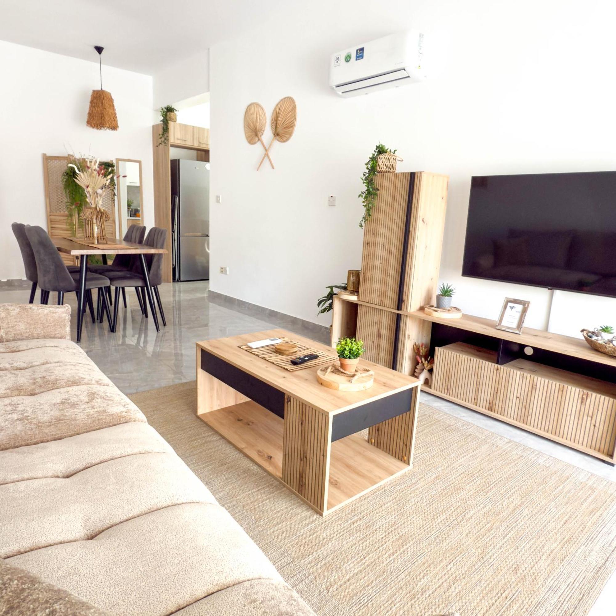 Coastal Getaway Apartment ลาร์นาคา ภายนอก รูปภาพ
