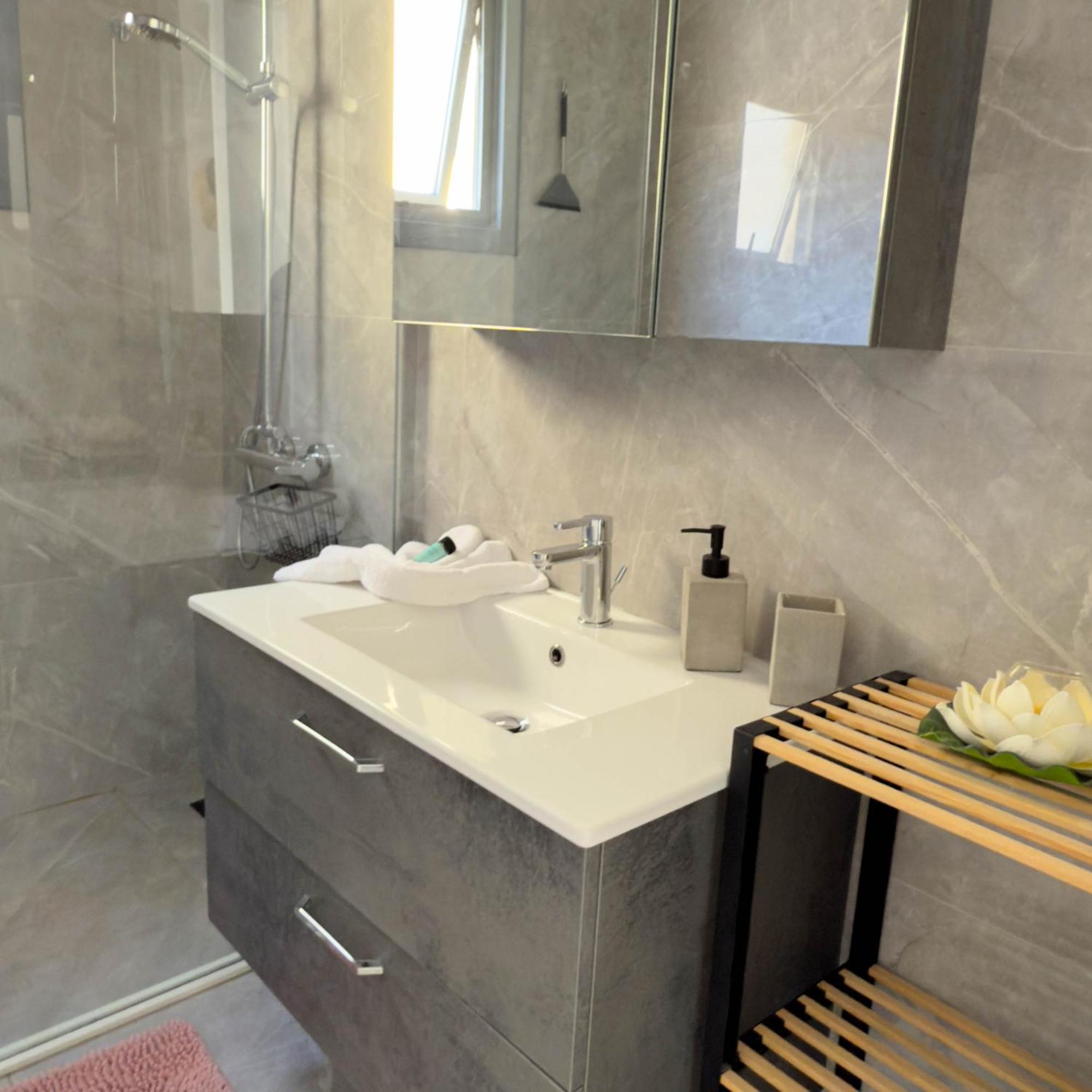 Coastal Getaway Apartment ลาร์นาคา ภายนอก รูปภาพ