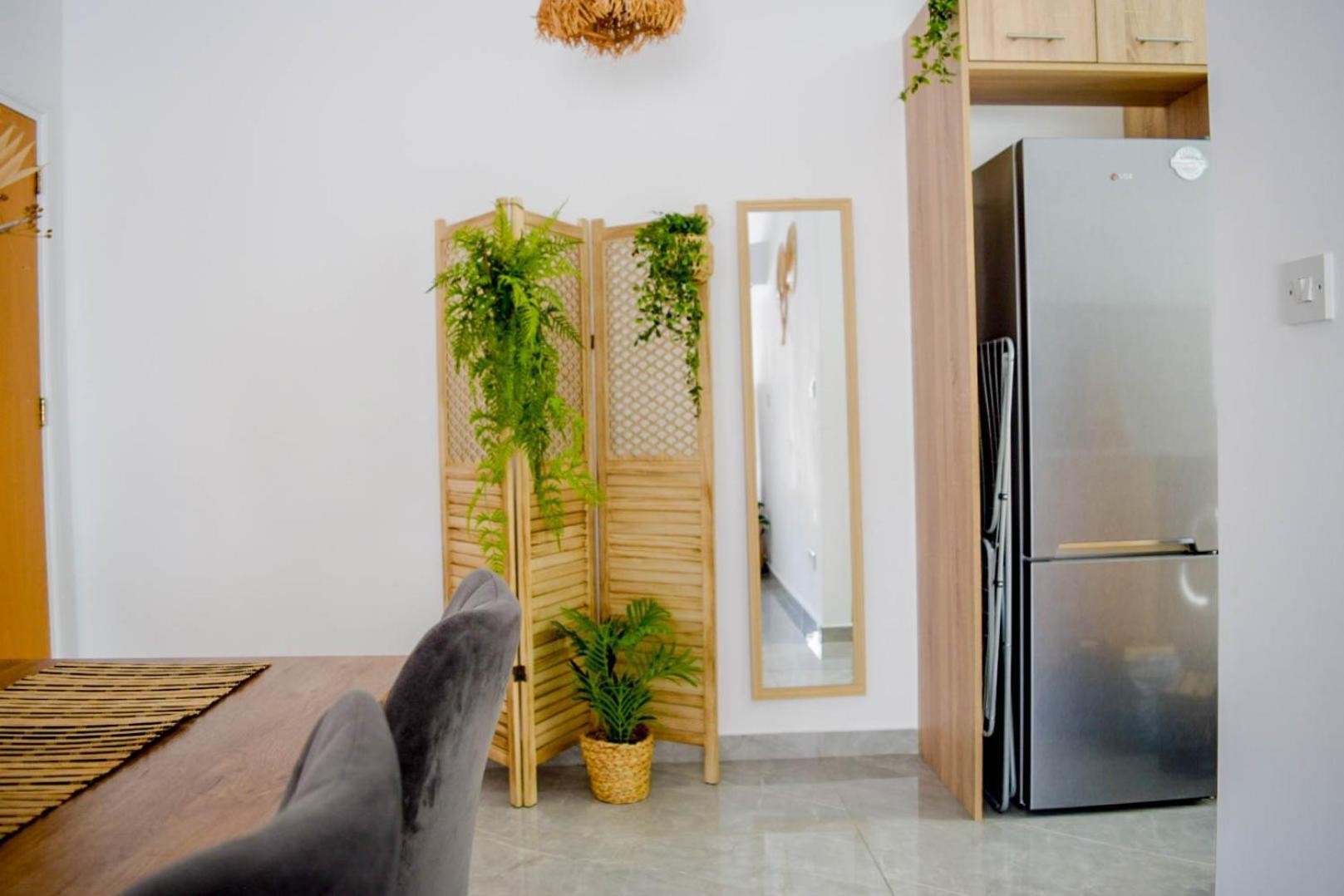Coastal Getaway Apartment ลาร์นาคา ภายนอก รูปภาพ