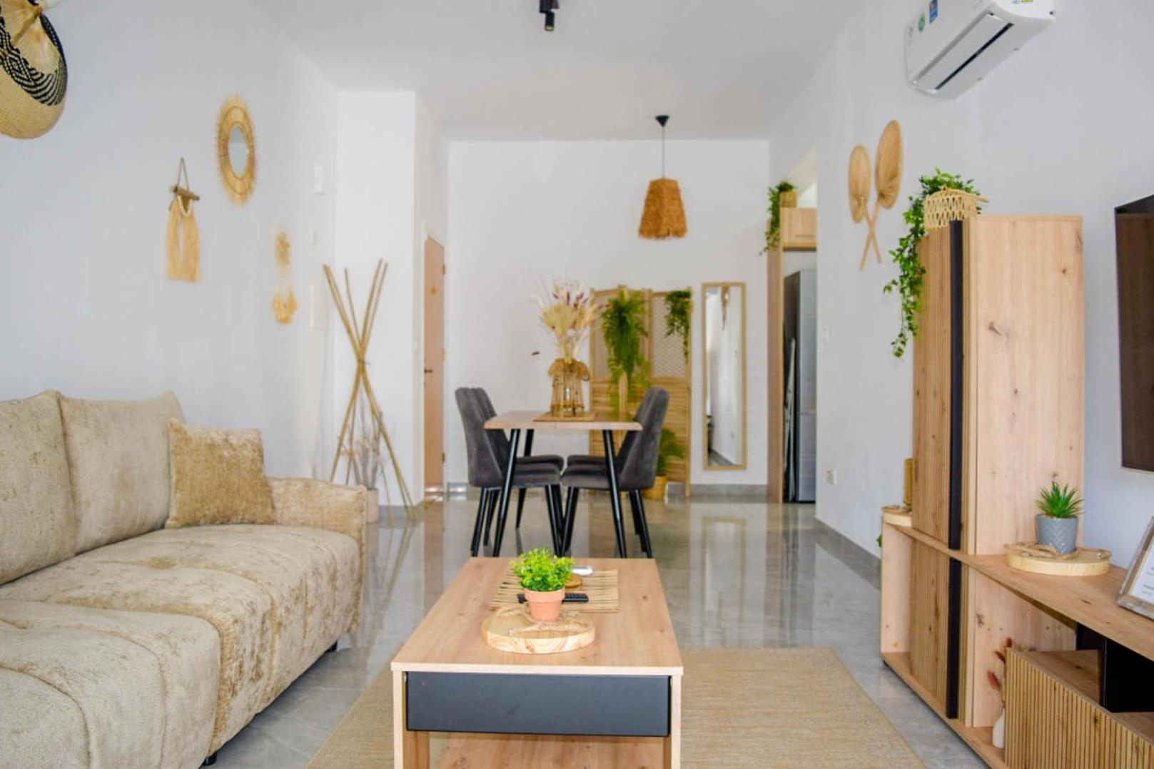 Coastal Getaway Apartment ลาร์นาคา ภายนอก รูปภาพ